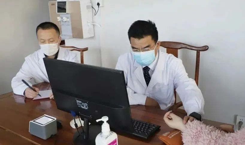 上新了 新中医 | 新中医慢病诊疗中心揭牌仪式暨义诊活动”在白银市第一人民医院举行