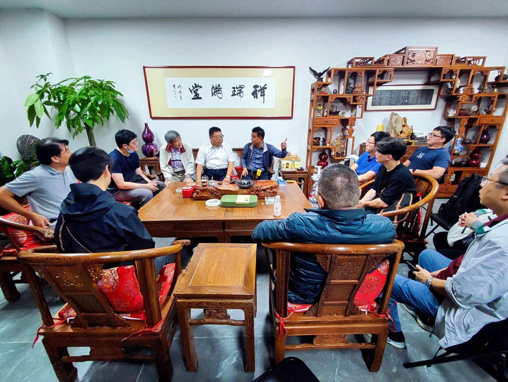 台湾中医学会会长高宗桂率团队来南京新中医学研究院考察交流